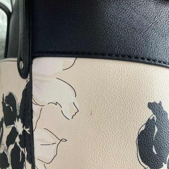 Chaps Floral Black and Cream Tote Bag - Picture 14 of 16